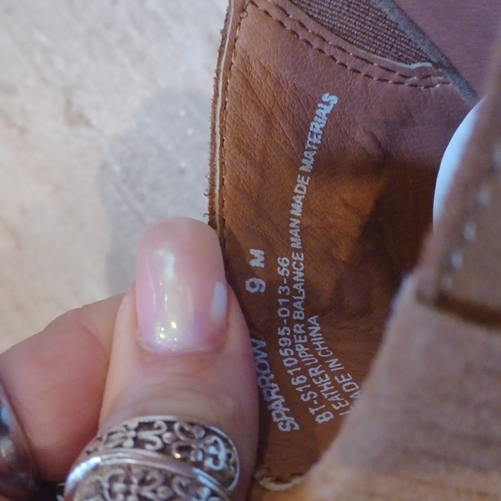 BareTraps Leather Upper 3" Sparrow Fringed Open Toe Clogs - Picture 8 of 8